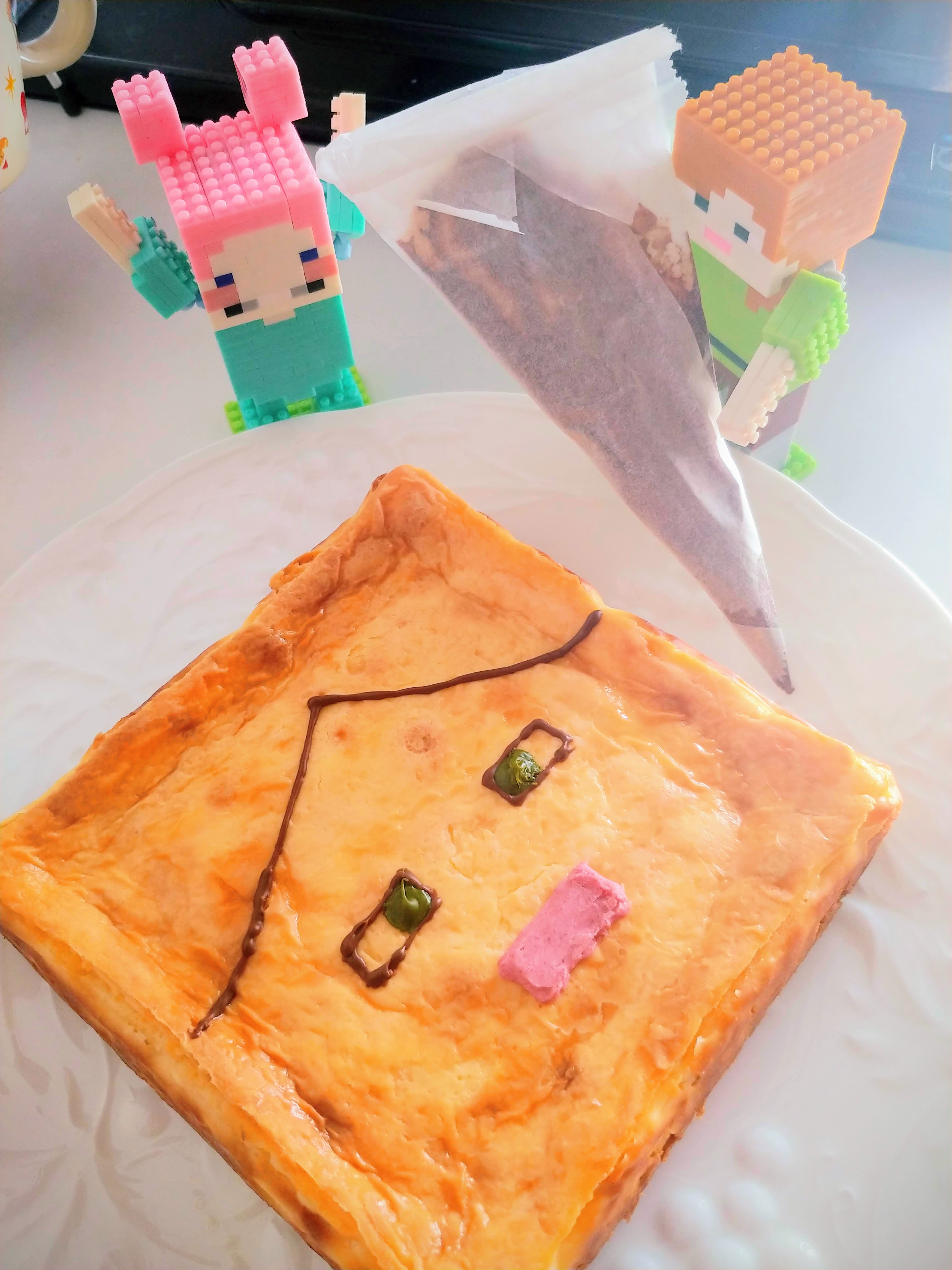 根岸の顔型チーズケーキ