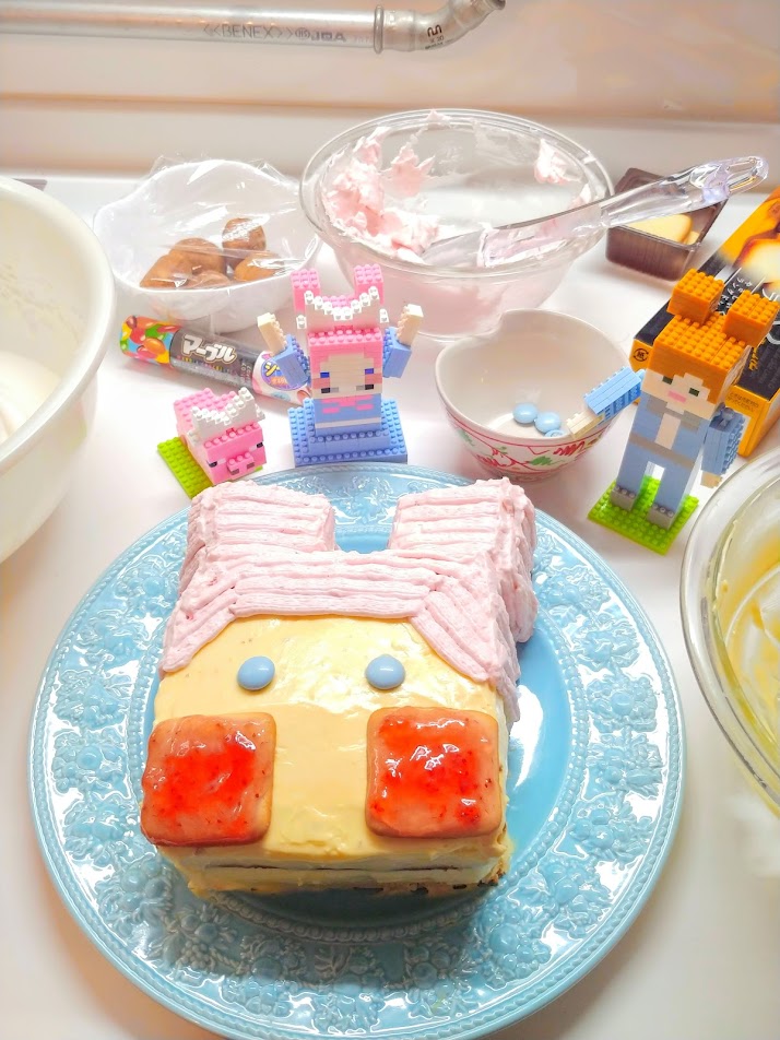 ニラ子の顔型ケーキ